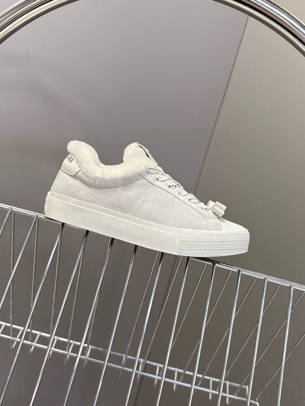 Кеди на хутрі жіночі