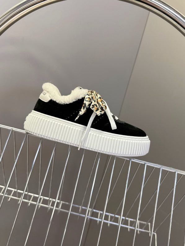 Кеди на хутрі жіночі