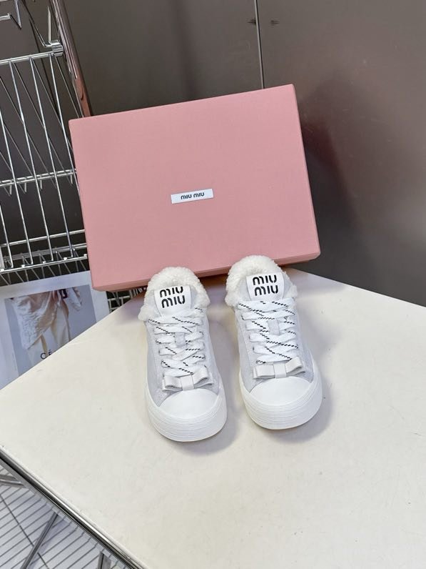 Кеди на хутрі жіночі фото 5