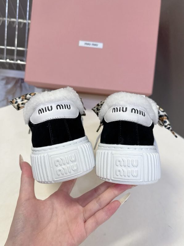 Кеди на хутрі жіночі фото 9