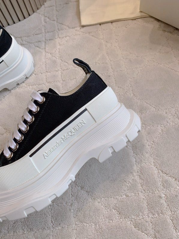 Shoes on platform women's on fur winter фото 7