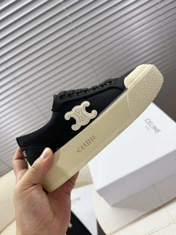 Кеди на платформі