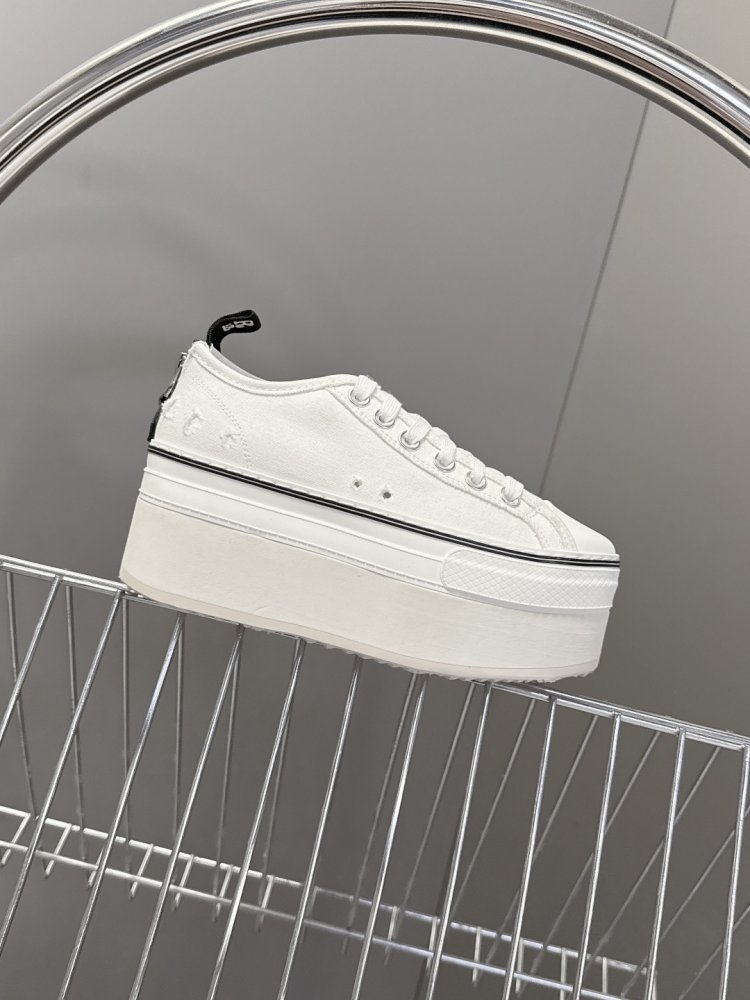 Кеди жіночі