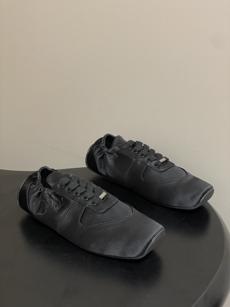Shoes women's