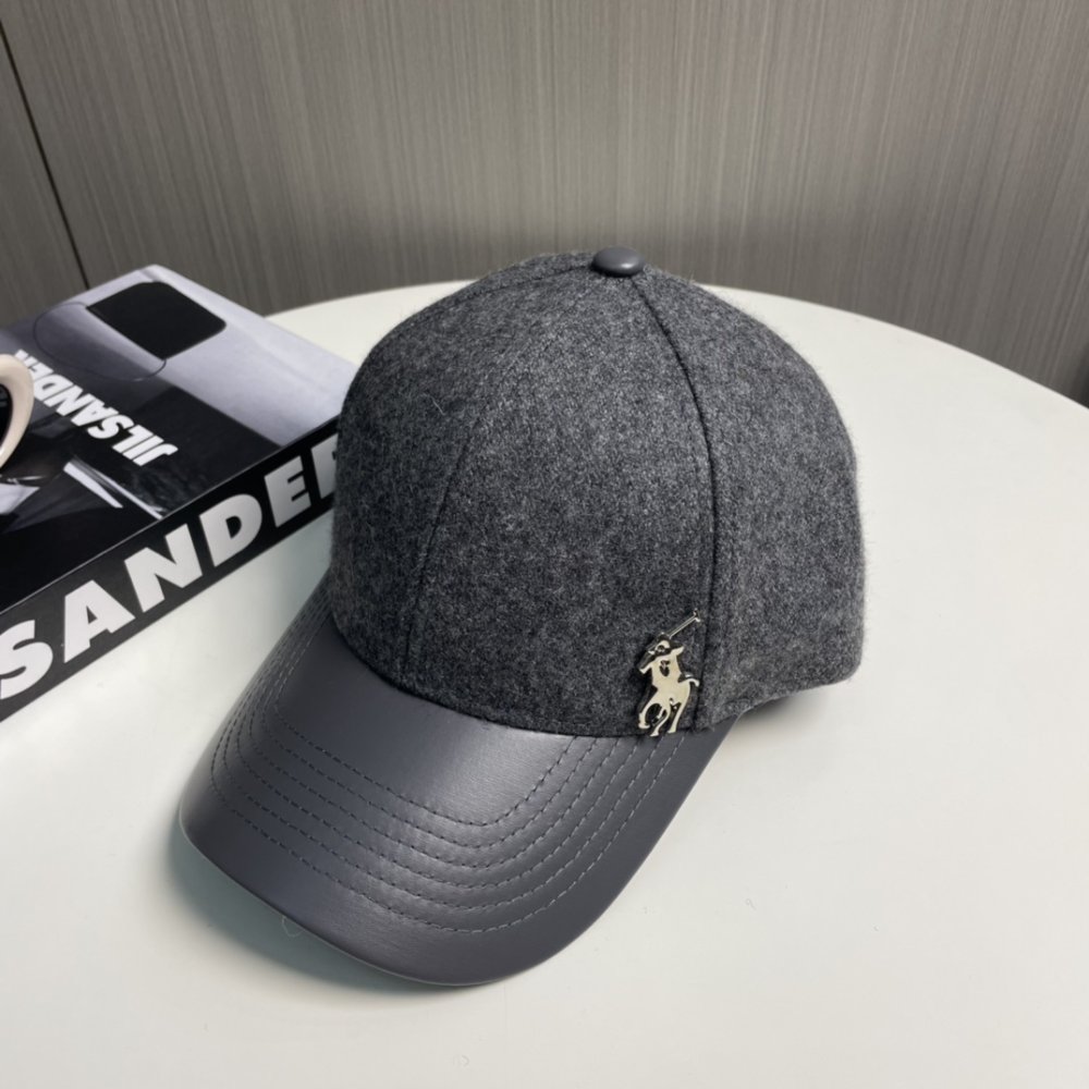 Кепка вовняна фото 6