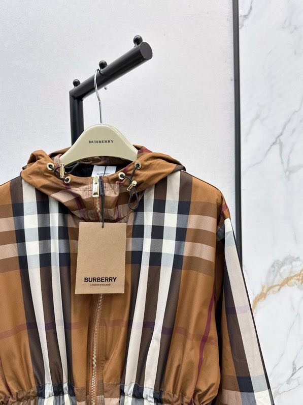 Классическая клетчатая куртка с капюшоном фото 5