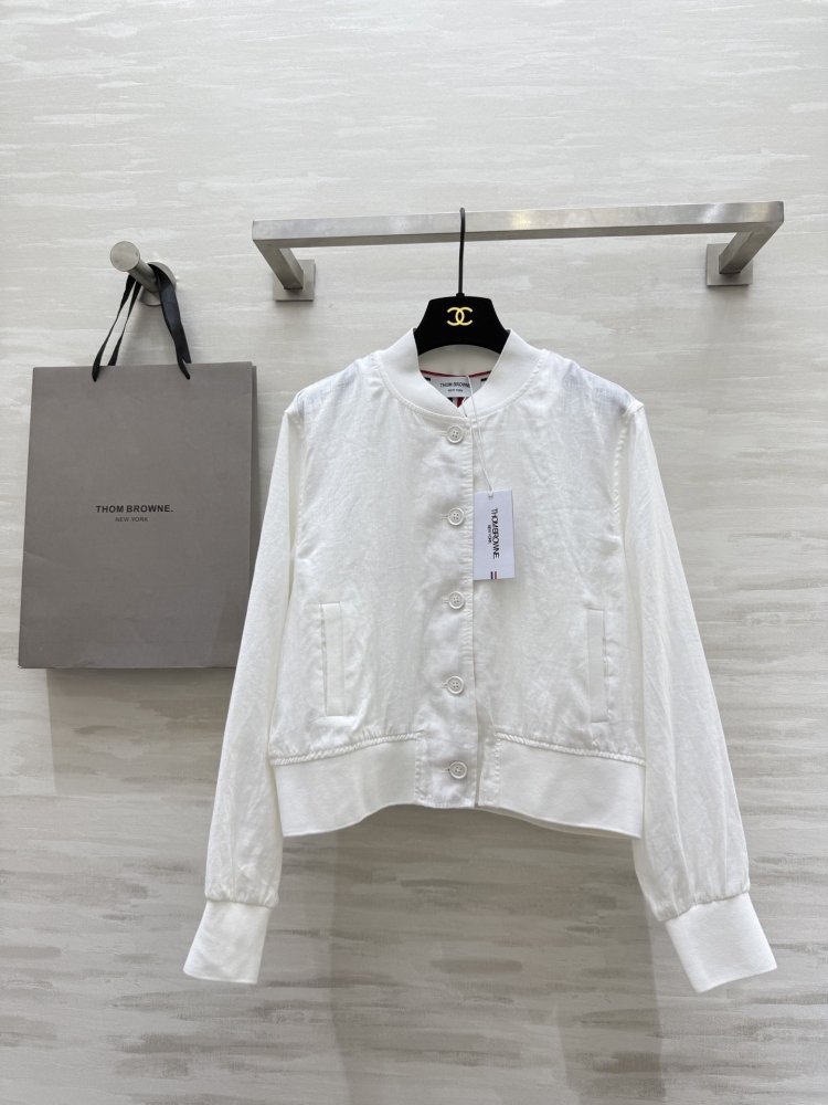 Класична куртка початку осені