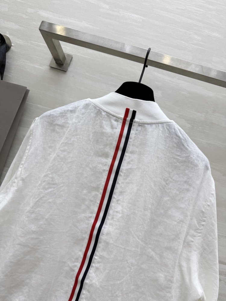 Класична куртка початку осені фото 6