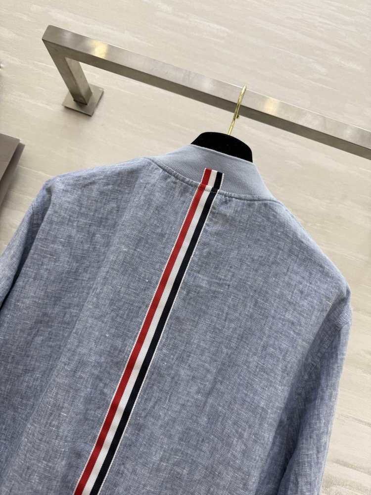 Класична куртка початку осені фото 8