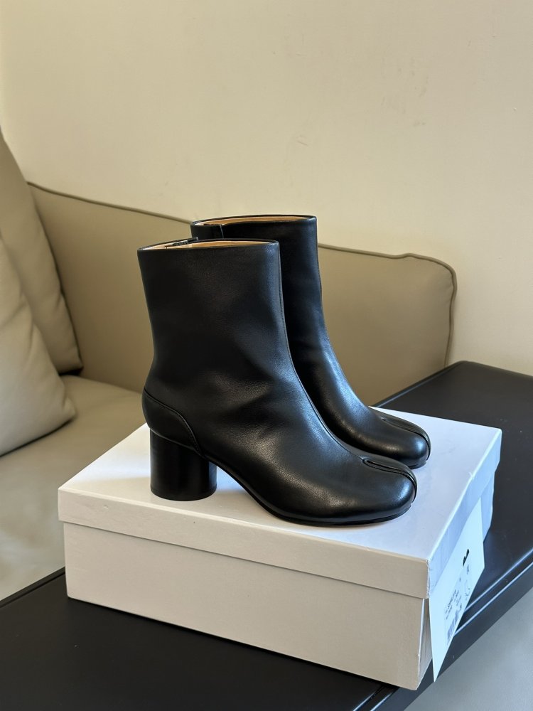 Классические ботинки Margiela с раздвоенным носком