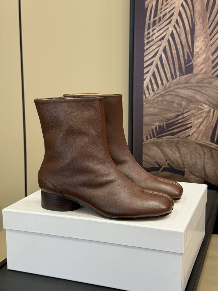 Классические ботинки Margiela с раздвоенным носком