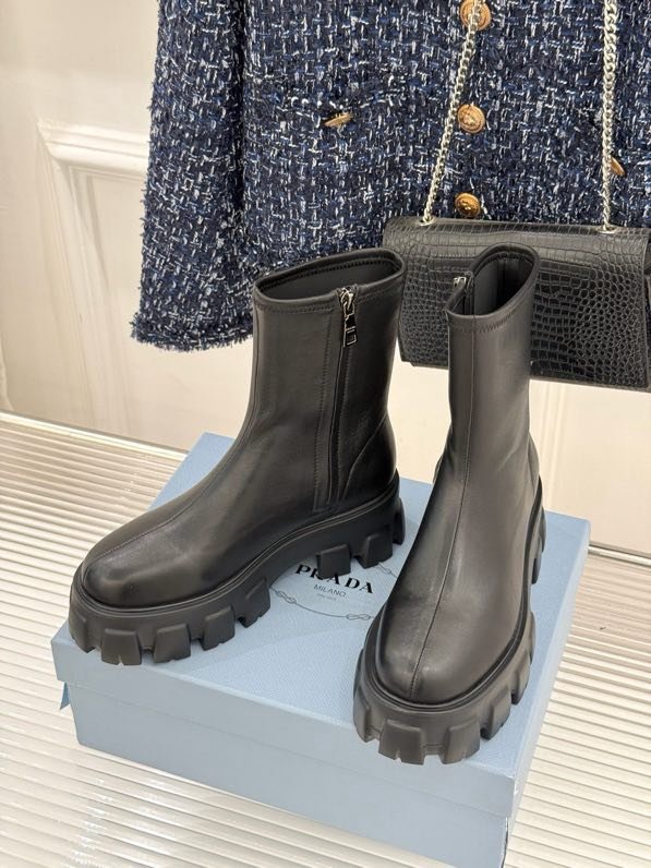 Классические ботинки Prada на платформе фото 3