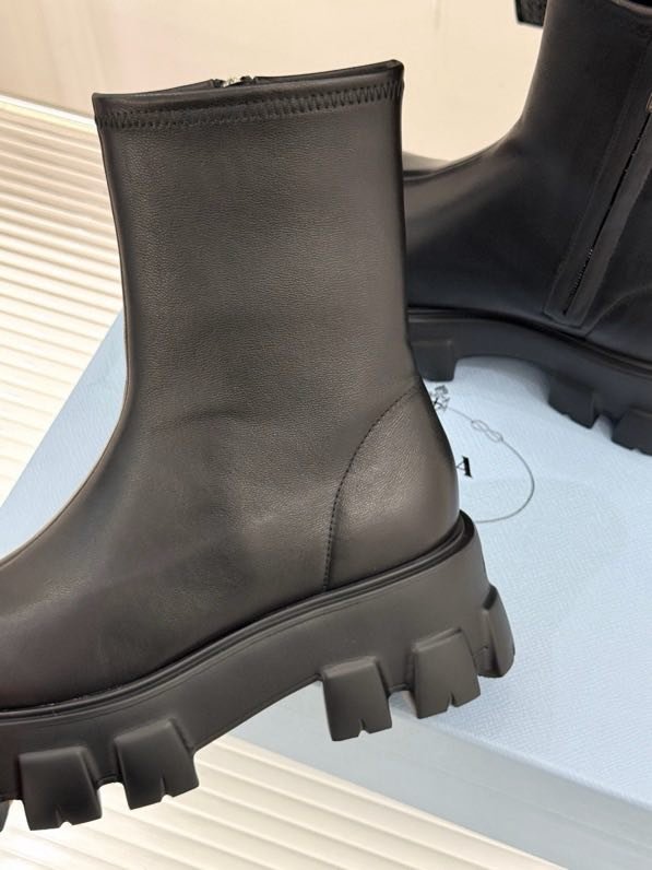 Классические ботинки Prada на платформе фото 6