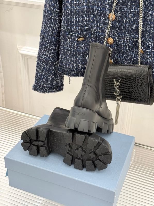 Классические ботинки Prada на платформе фото 8