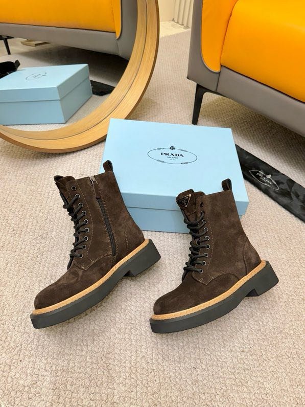 Класичні шкіряні черевики Prada фото 2