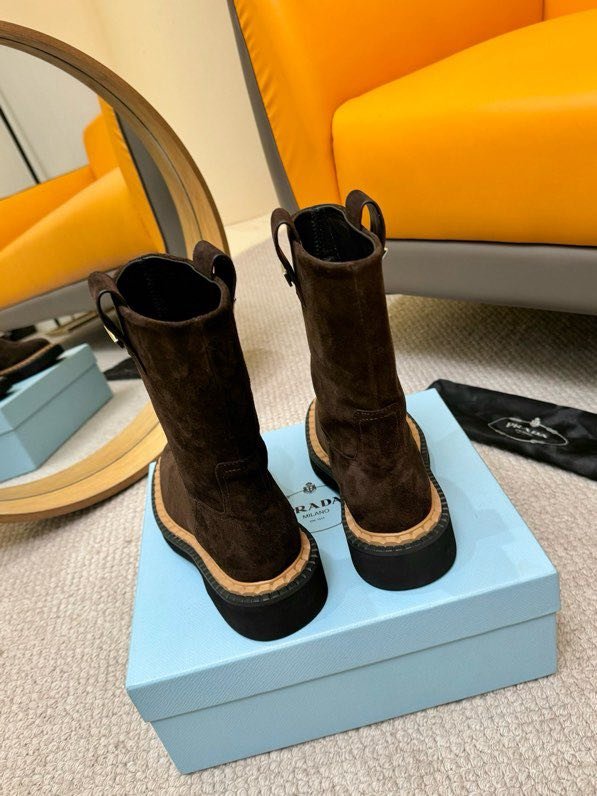 Класичні шкіряні черевики Prada фото 2