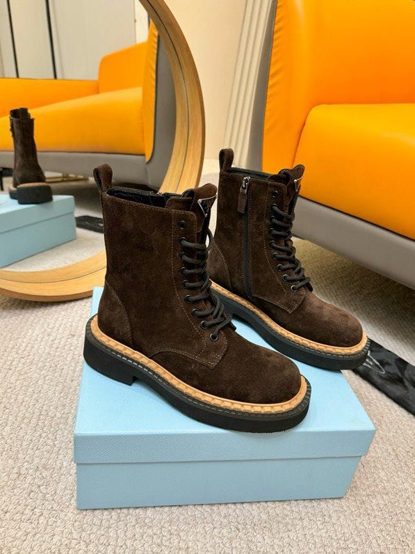 Класичні шкіряні черевики Prada фото 3