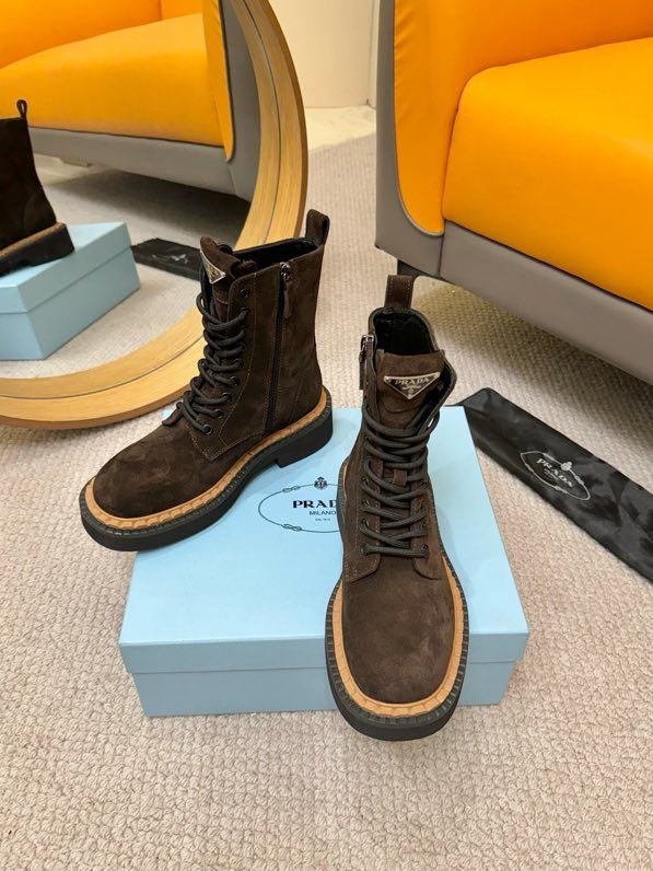 Класичні шкіряні черевики Prada фото 5
