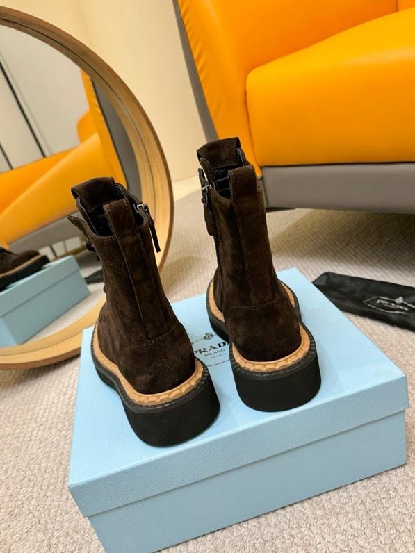 Класичні шкіряні черевики Prada фото 6