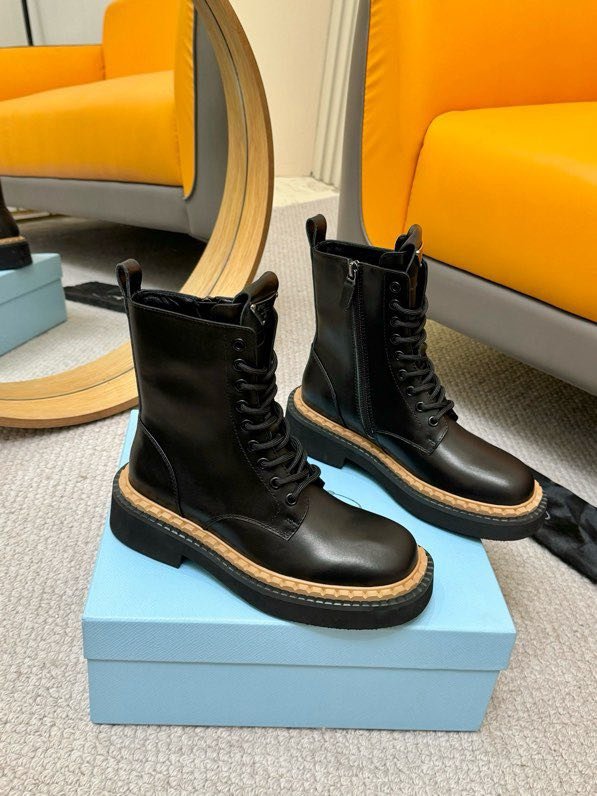 Класичні шкіряні черевики Prada фото 6