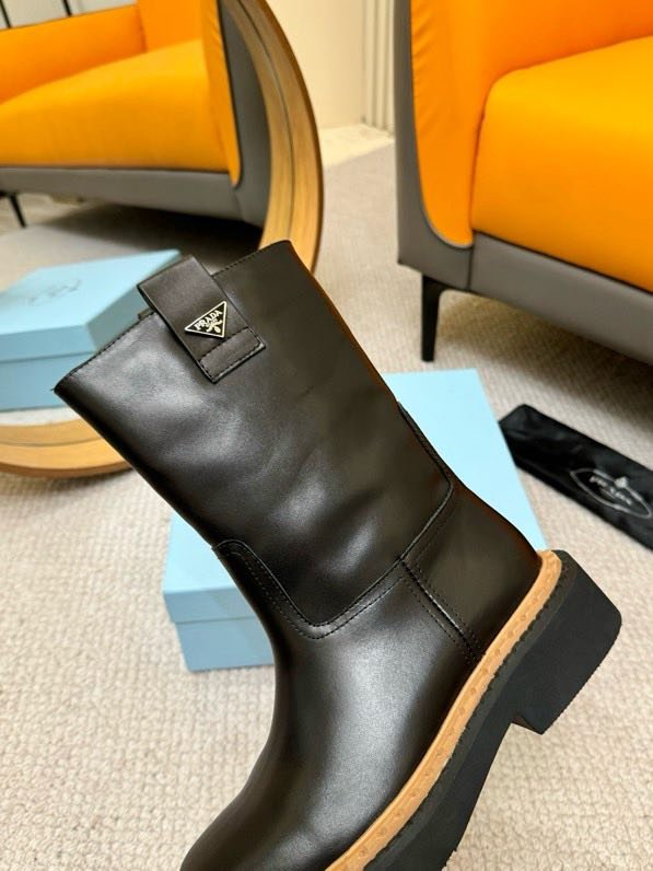 Класичні шкіряні черевики Prada фото 6