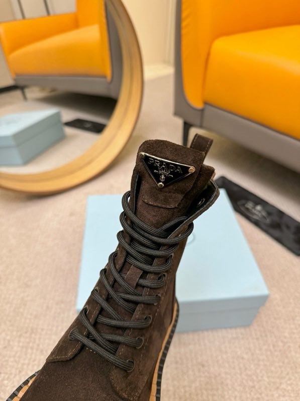 Класичні шкіряні черевики Prada фото 7