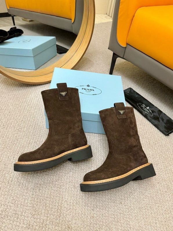 Класичні шкіряні черевики Prada фото 7