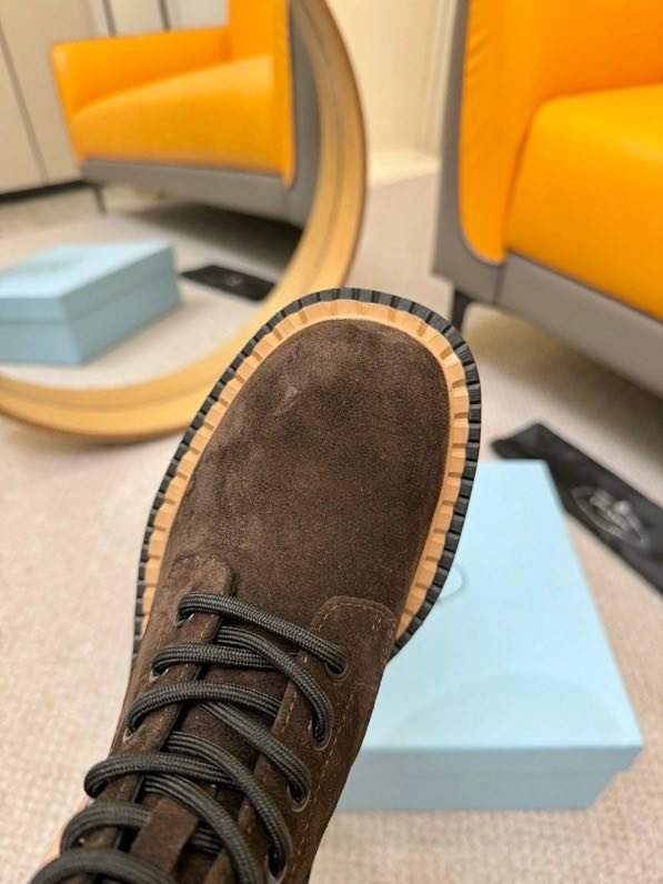 Класичні шкіряні черевики Prada фото 8