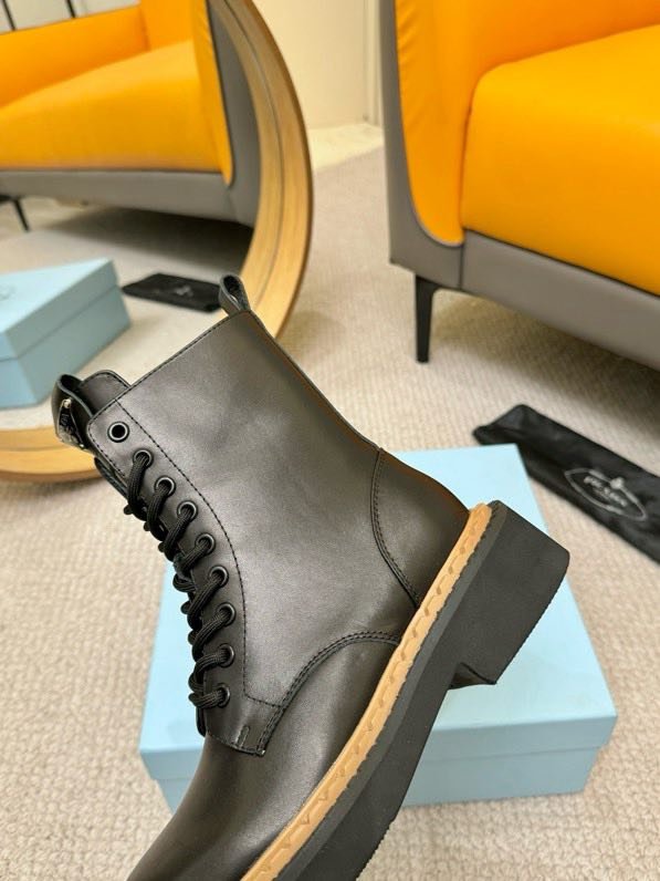 Класичні шкіряні черевики Prada фото 9