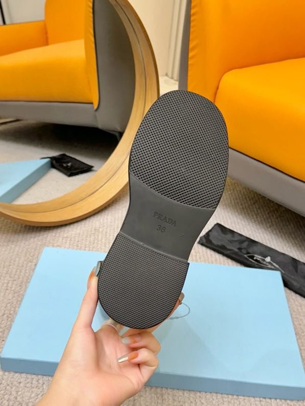 Класичні шкіряні чоботи PRADA фото 2