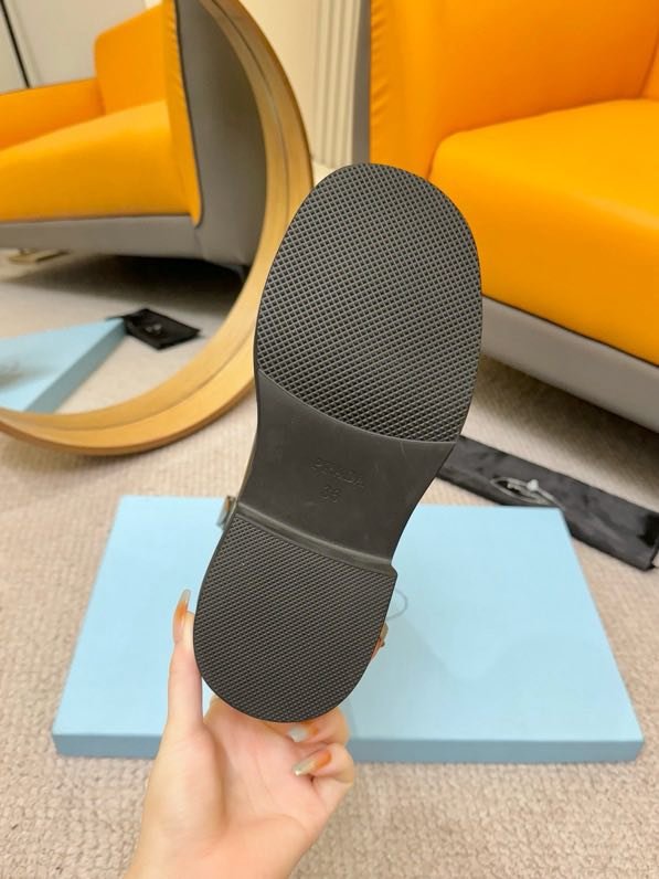 Класичні шкіряні чоботи PRADA фото 4