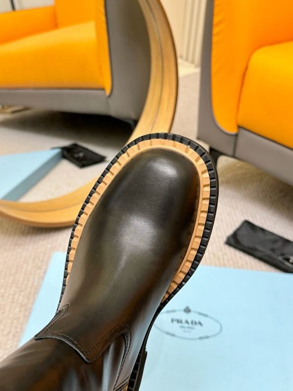 Класичні шкіряні чоботи PRADA фото 4