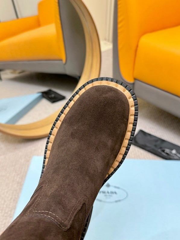 Классические кожаные сапоги PRADA фото 6