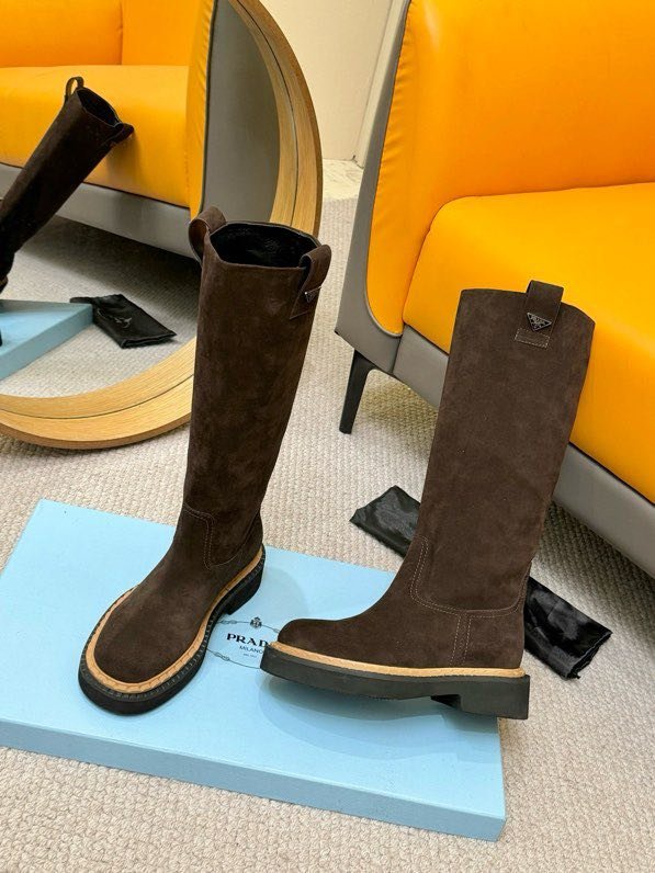 Классические кожаные сапоги PRADA фото 7