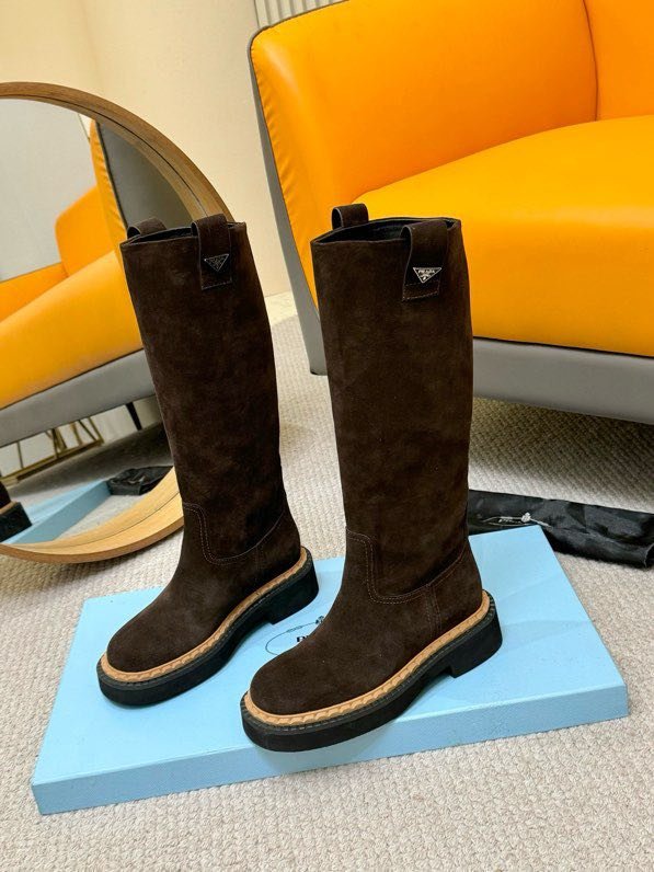 Классические кожаные сапоги PRADA фото 9