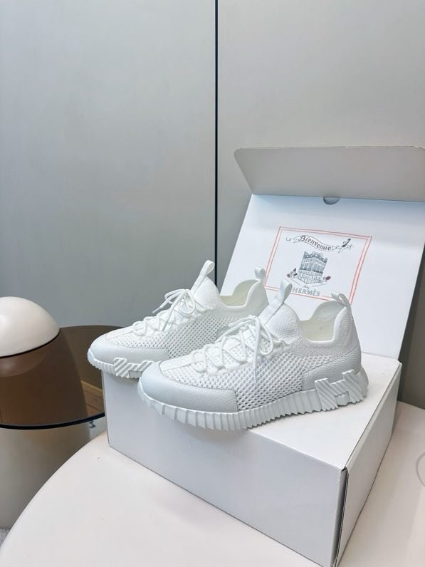 Классические кроссовки Hermes