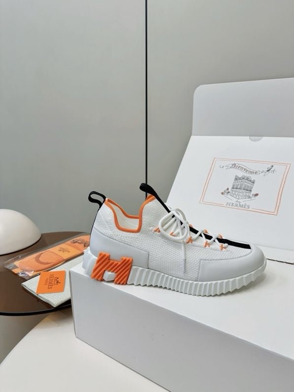 Классические кроссовки Hermes