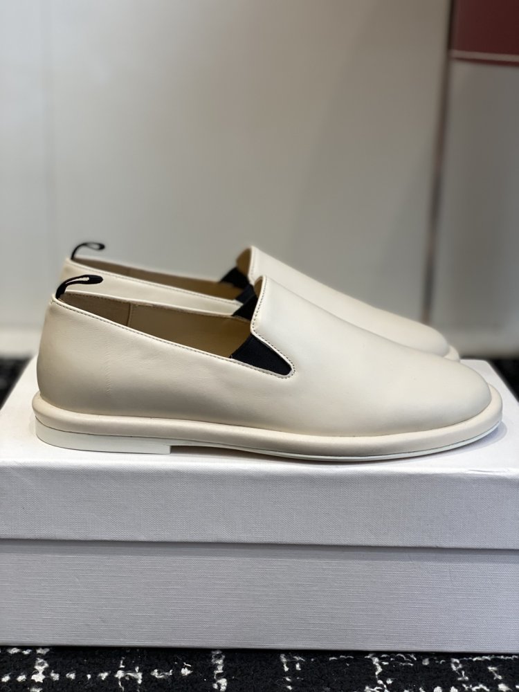 Класичні лоферы жіночі фото 2