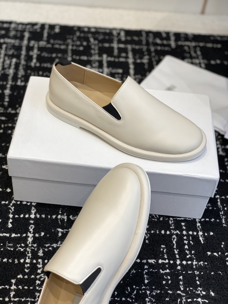 Класичні лоферы жіночі фото 5