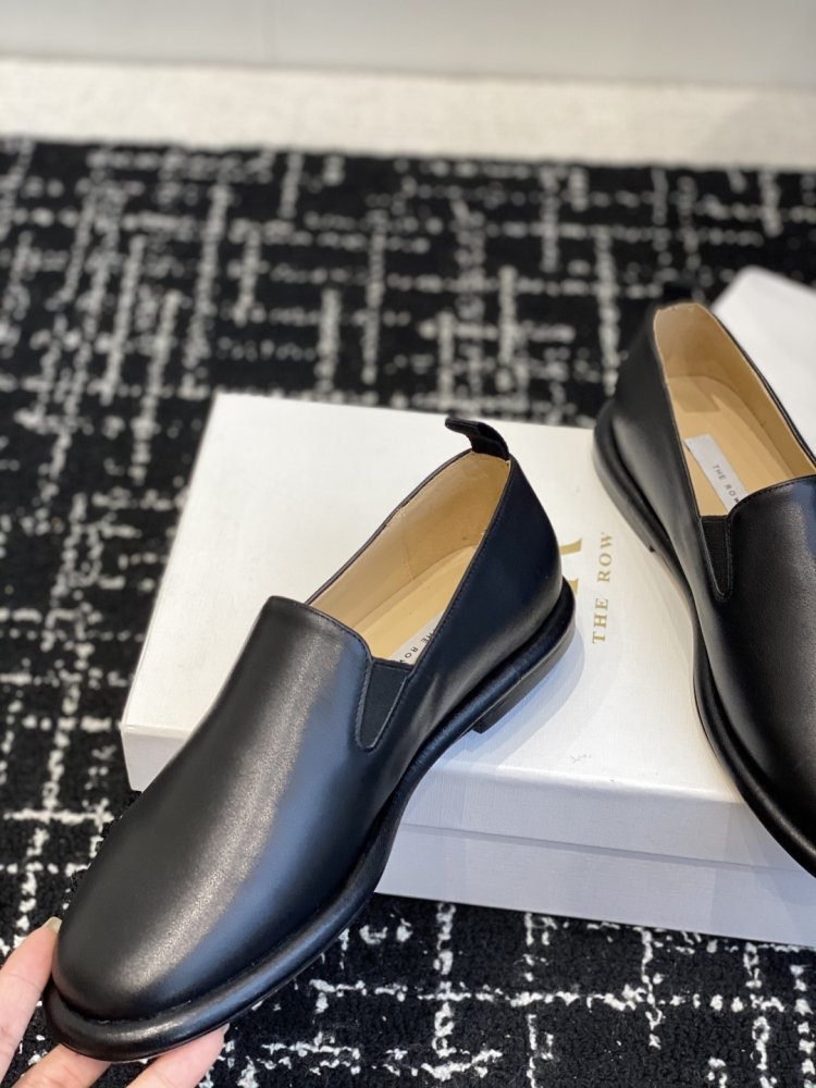 Класичні лоферы жіночі фото 6