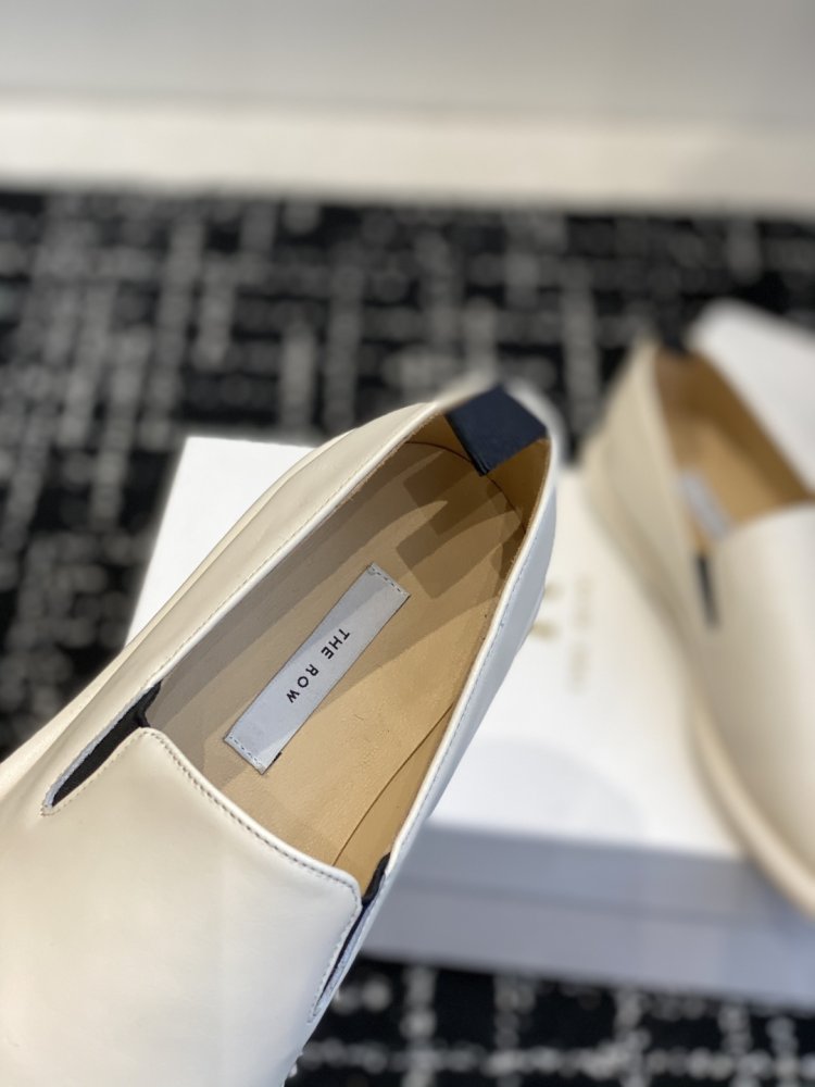 Класичні лоферы жіночі фото 7