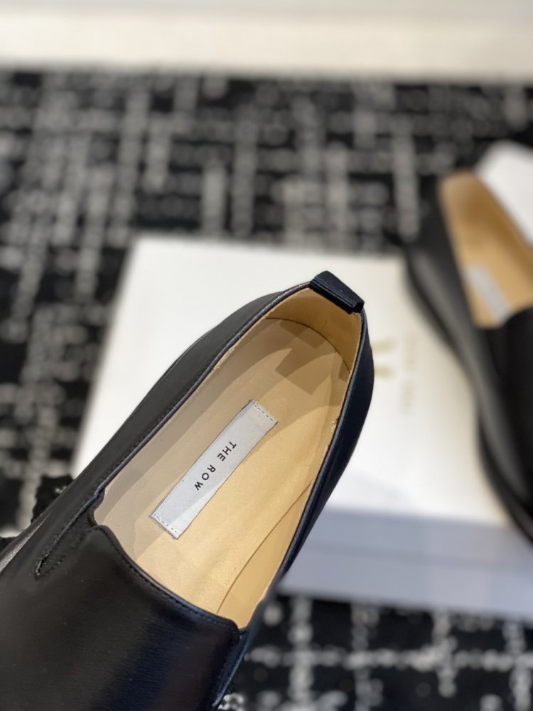 Класичні лоферы жіночі фото 7