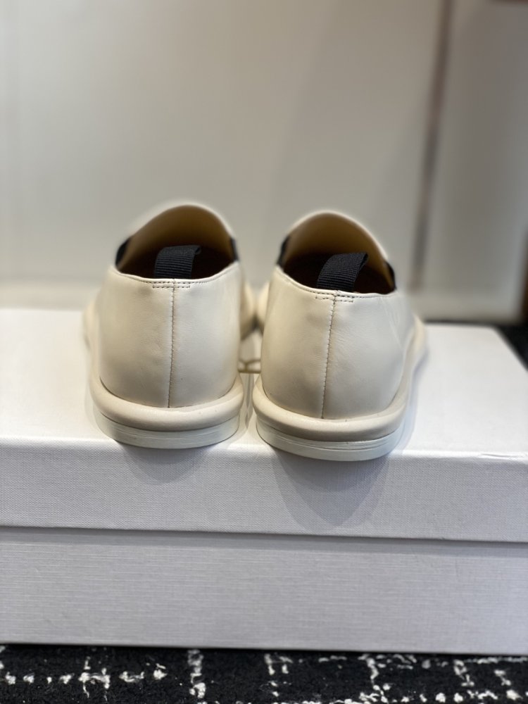 Класичні лоферы жіночі фото 8