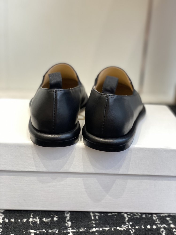 Класичні лоферы жіночі фото 8