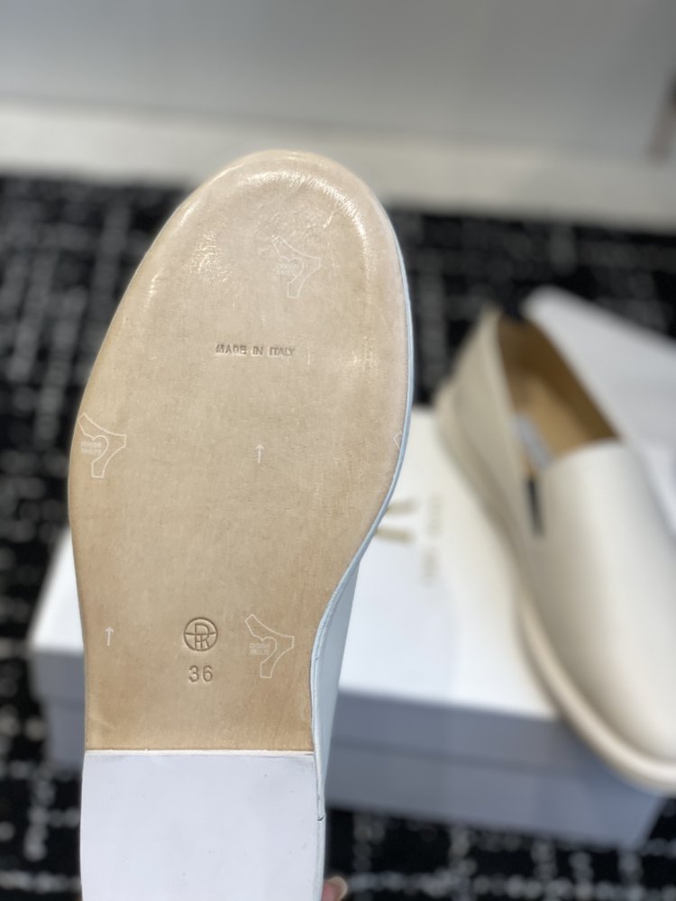 Класичні лоферы жіночі фото 9