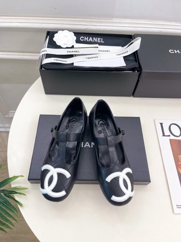 Classic shoes Chanel Double C