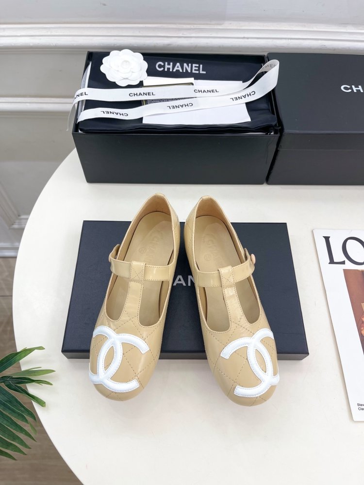 Classic shoes Chanel Double C