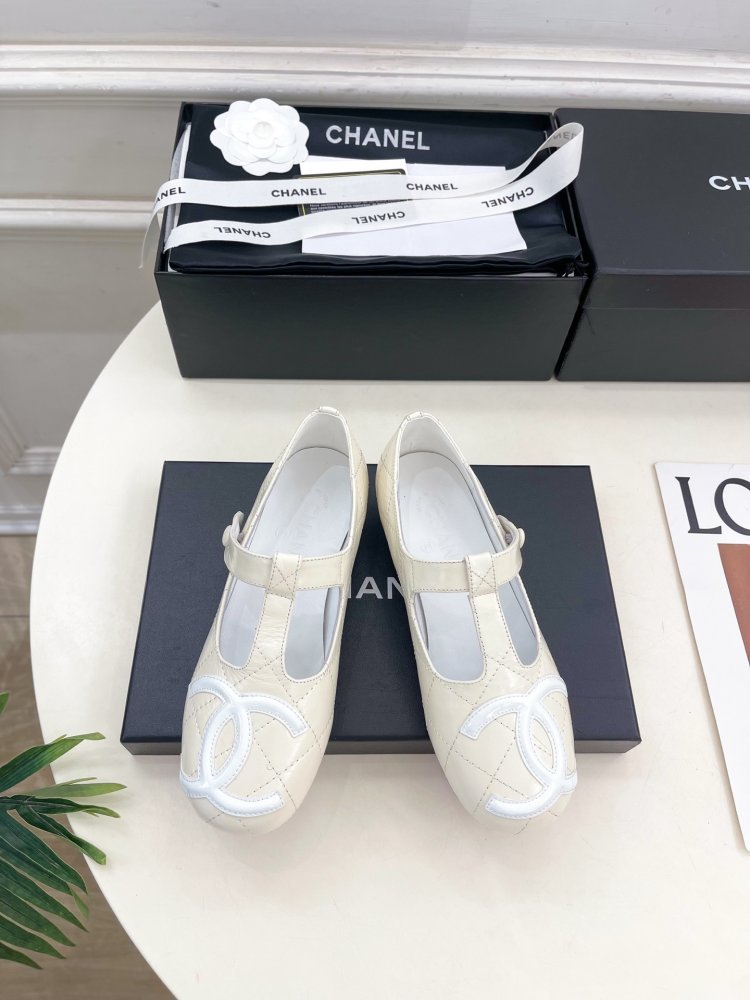 Classic shoes Chanel Double C