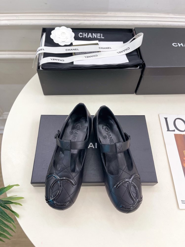 Classic shoes Chanel Double C