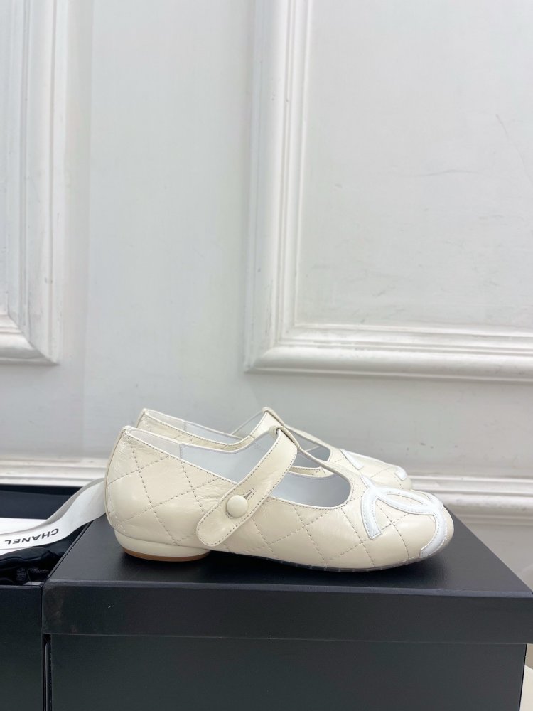 Classic shoes Chanel Double C фото 2